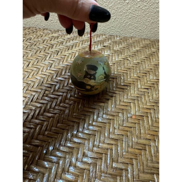 Vintage Hand-Painted Wooden Nesting Ball Set With String & Cat Motif - Picture 11 of 12